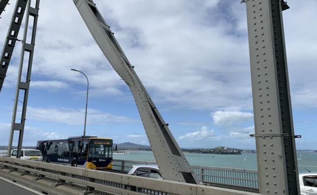 Damage on Auckland Harbour Bridge